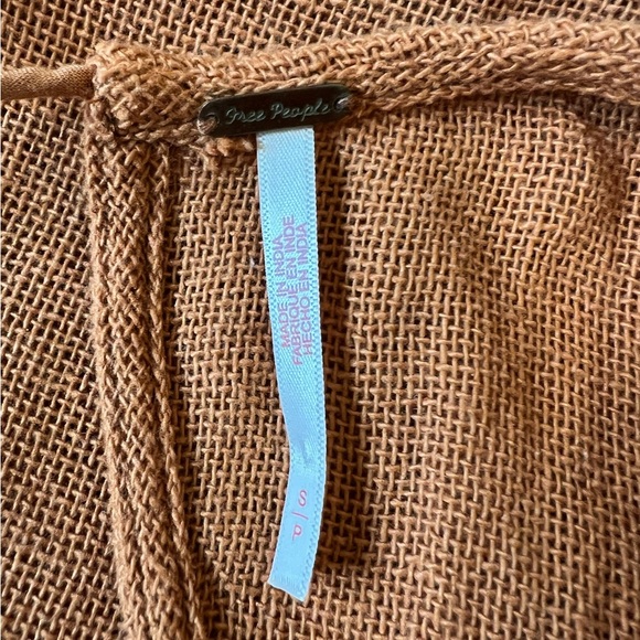 Free people open back with button side detail - Picture 6 of 6